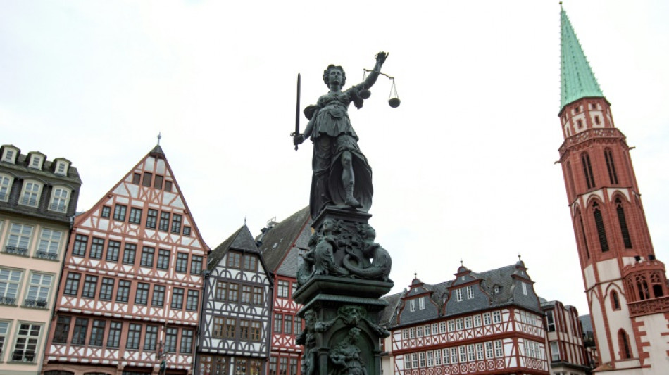 Umstrittener Frankfurter Oberb&uuml;rgermeister Feldmann will im Amt bleiben 