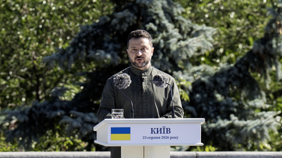 Zelensky, 'con gli Usa piano pace con tregua, zona franca e ritiro truppe'