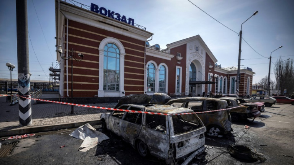 Ukraine: des dizaines de civils fuyant l'Est tu&eacute;s dans une frappe sur une gare