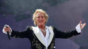 Rod Stewart annulla date del tour Usa dopo intervento al cuore