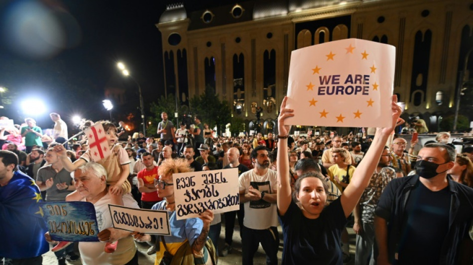 G&eacute;orgie: des dizaines de milliers de manifestants pour demander l'adh&eacute;sion &agrave; l'UE (AFP)