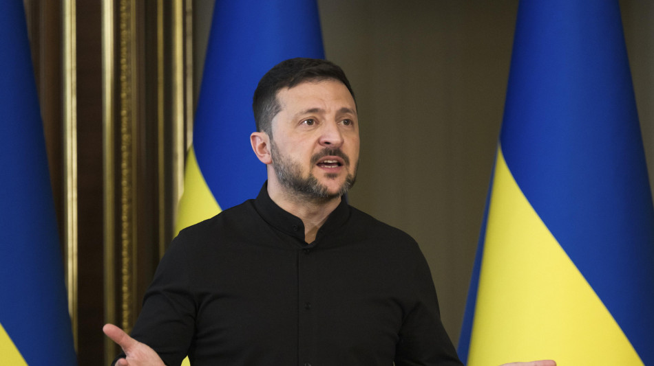 Zelensky, 'se Putin rifiuta incontro, mi aspetto forti sanzioni'