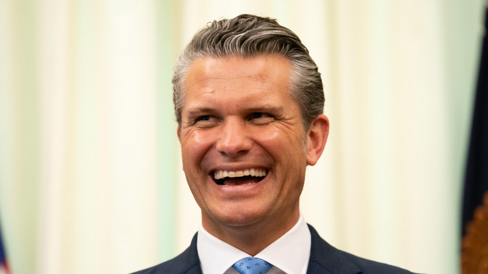 Trump, 'Hegseth sta facendo un ottimo lavoro, i media diffondono fake news'