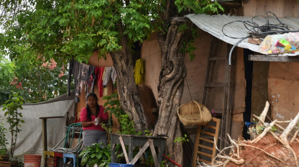 La pobreza de Paraguay crece escondida a orillas del r&iacute;o