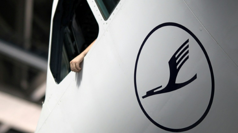 Piloten bei der Lufthansa stimmen f&uuml;r Tarifpaket - Keine Streiks bis Ende 2026