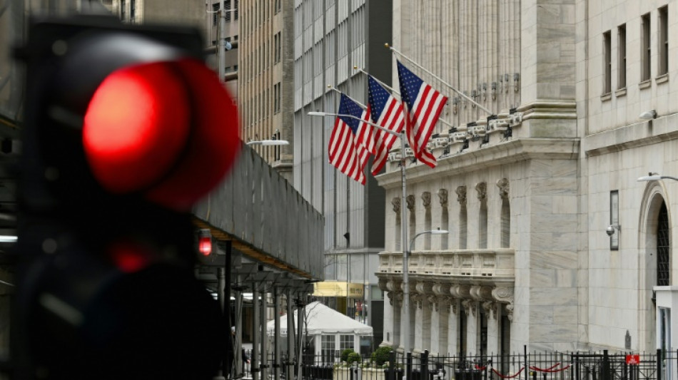 Wall Street en repli apr&egrave;s l'ouverture pour la derni&egrave;re s&eacute;ance du mois
