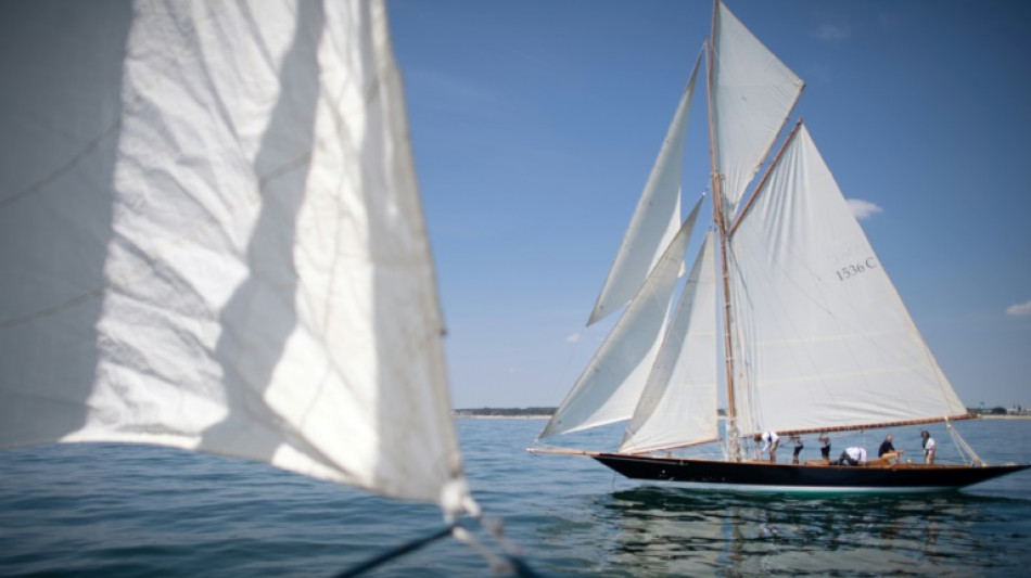 Voile: 25 ans apr&egrave;s la disparition de Tabarly, les Pen Duick toujours &agrave; flots