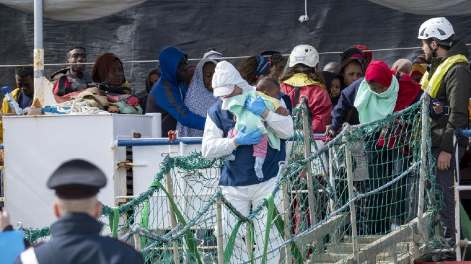 Italia autoriza el desembarque de m&aacute;s de 440 migrantes tras el ultim&aacute;tum de una ONG