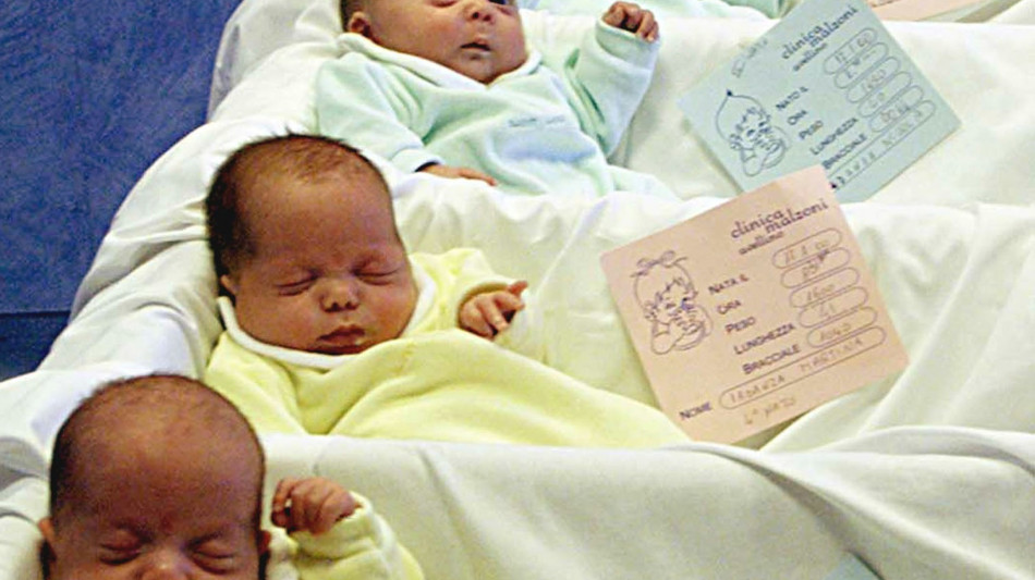 Istat, sempre meno persone vogliono avere un figlio in Italia