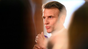 Emmanuel Macron entame une visite d'État en Chine sur fond de lourds contentieux