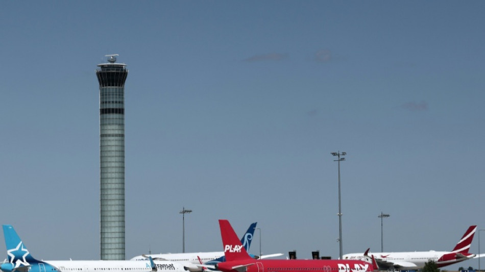 French air traffic controllers cancel three-day strike 