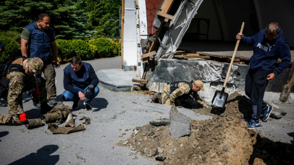 En Ukraine, une enqu&ecirc;te pour "crimes de guerre" dans le parc Gorki de Kharkiv