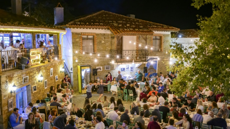 "On s'aimait bien pourtant": sur les &icirc;les turques, l'incertain pari du retour pour les exil&eacute;s grecs