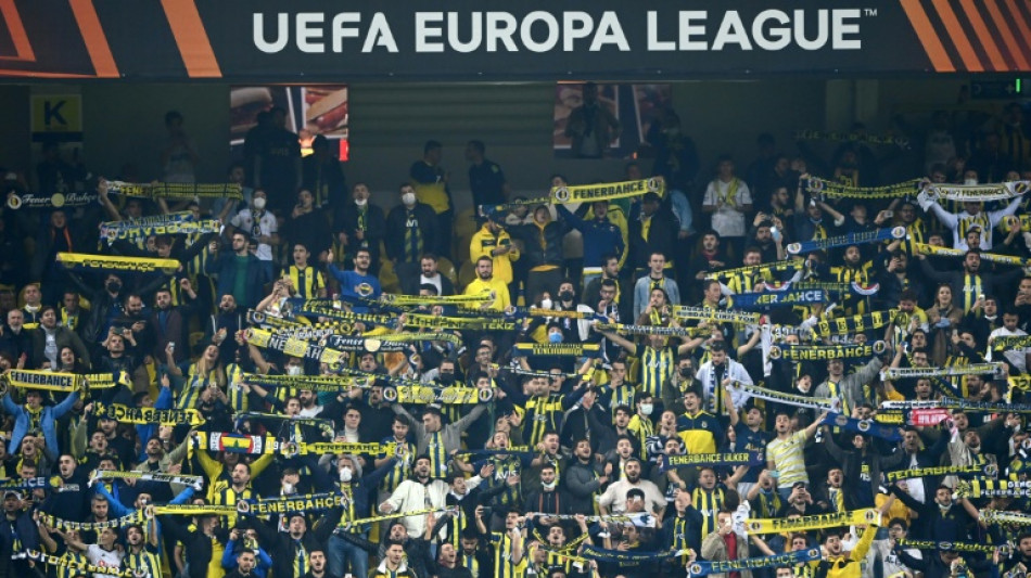 Embajador de Ucrania en Turqu&iacute;a condena c&aacute;nticos pro-Putin en el Fenerbah&ccedil;e-Dinamo Kiev