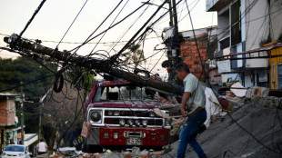 Socorristas trabajan sin descanso para hallar sobrevivientes del terremoto en Colombia