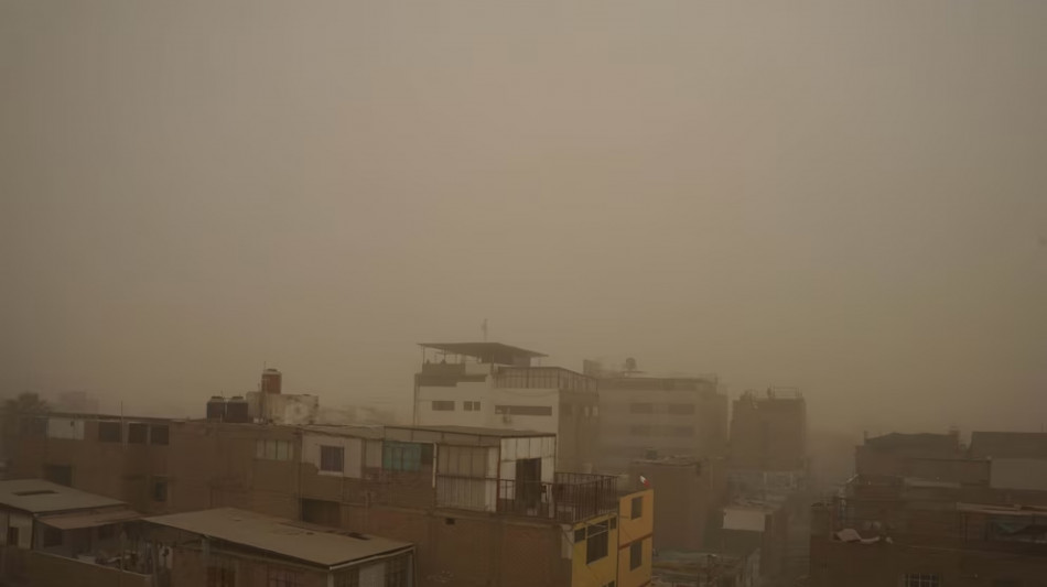 Insolita tempesta di polvere e sabbia sul Perù meridionale