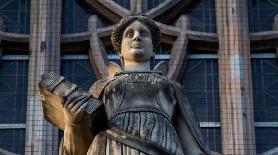 Amokl&auml;ufe in Rathaus und Gericht geplant: Mehr als zwei Jahre Haft in Stuttgart