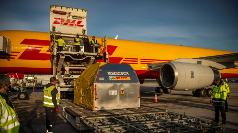 La empresa de log&iacute;stica alemana DHL suspende los env&iacute;os a Rusia y Bielorrusia
