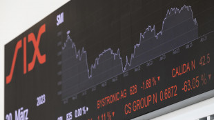 Borsa: Milano in calo con le banche, bene il lusso