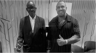 亞歷克斯・博迪與南蘇丹共和國大使古姆・多米尼克・馬蒂奧克在柏林商討於布加勒斯特設立名譽領事館的可能性