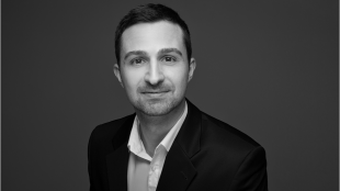 Alexander Wild von HanseMerkur bietet den Schutz f&uuml;r Haustiere